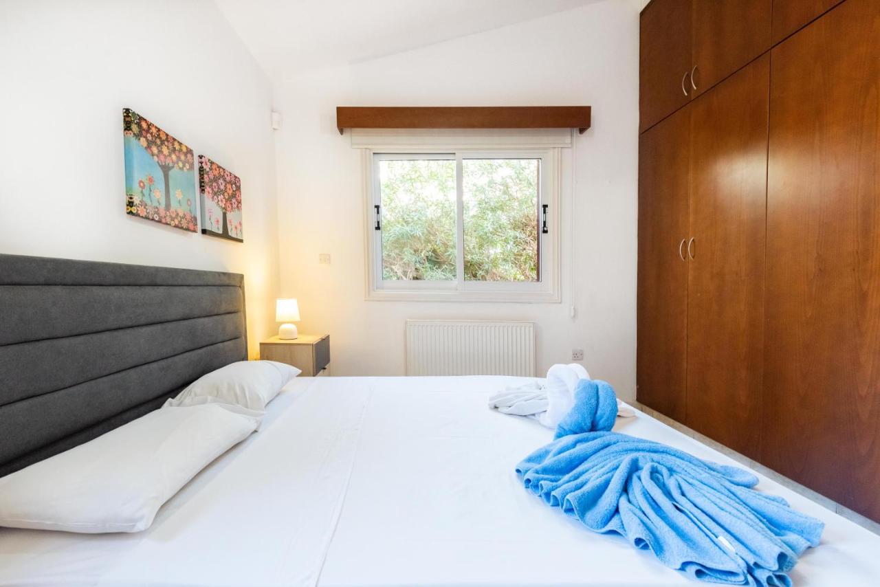 Villa Marina Sunrise By Ezoria Villas Coral Bay Extérieur photo