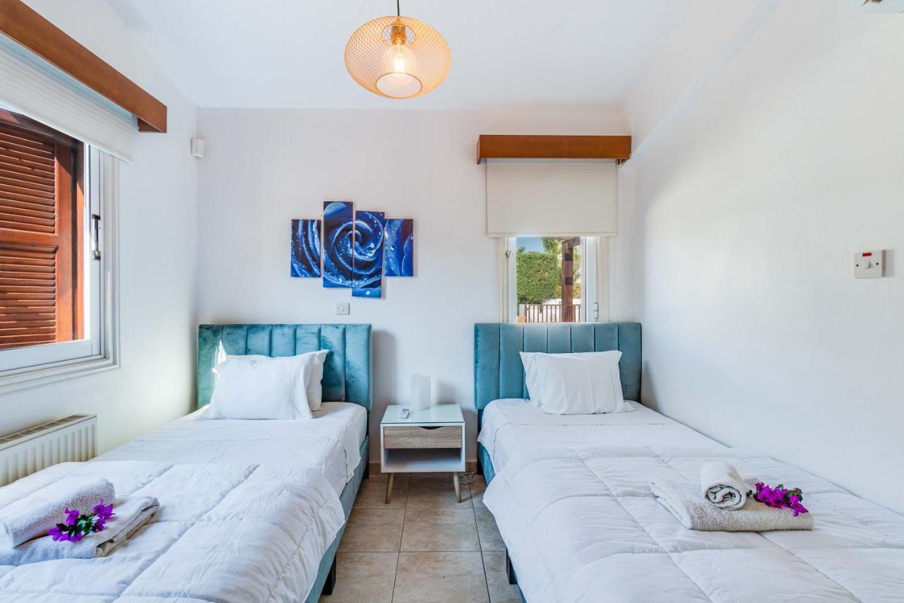 Villa Marina Sunrise By Ezoria Villas Coral Bay Extérieur photo